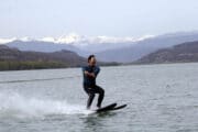 esquí acuático - wakeboard. Actividades en el lago Barasona. actividades de aventura en Huesca